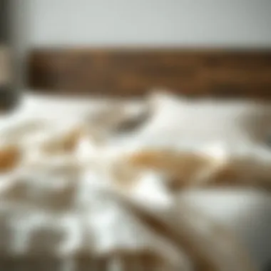 Visual representation of different materials used in high-quality sheets, emphasizing breathability.